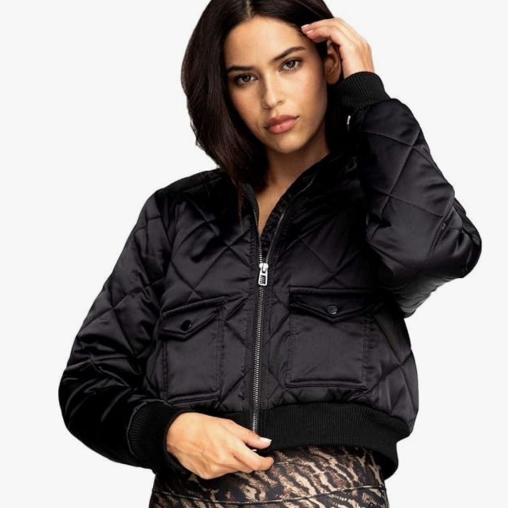 NWT Good American Cropped satin quilted puffer bomber jacket size medium